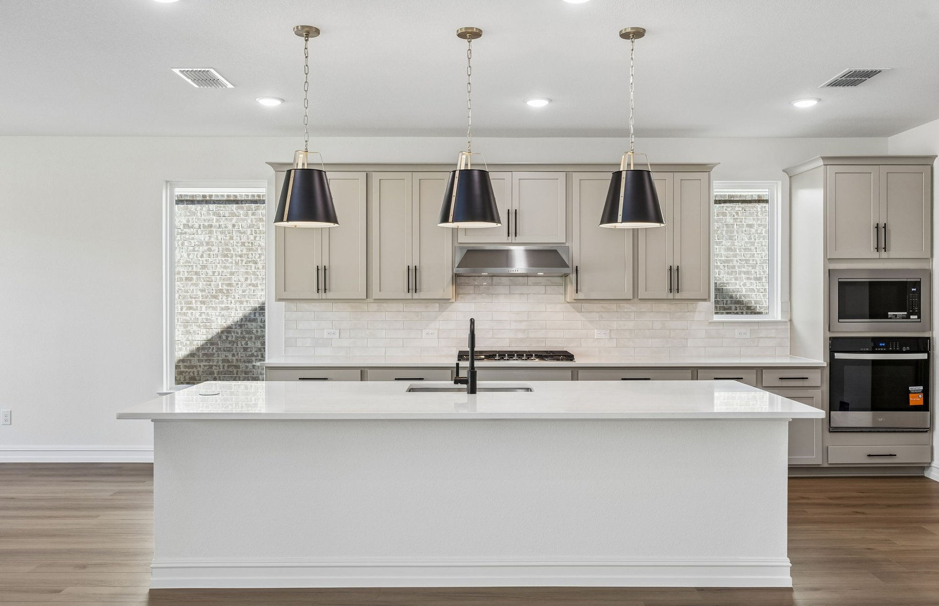 Ferris at 11169 Roxburgh Road, Fort Worth, Texas: photo 3