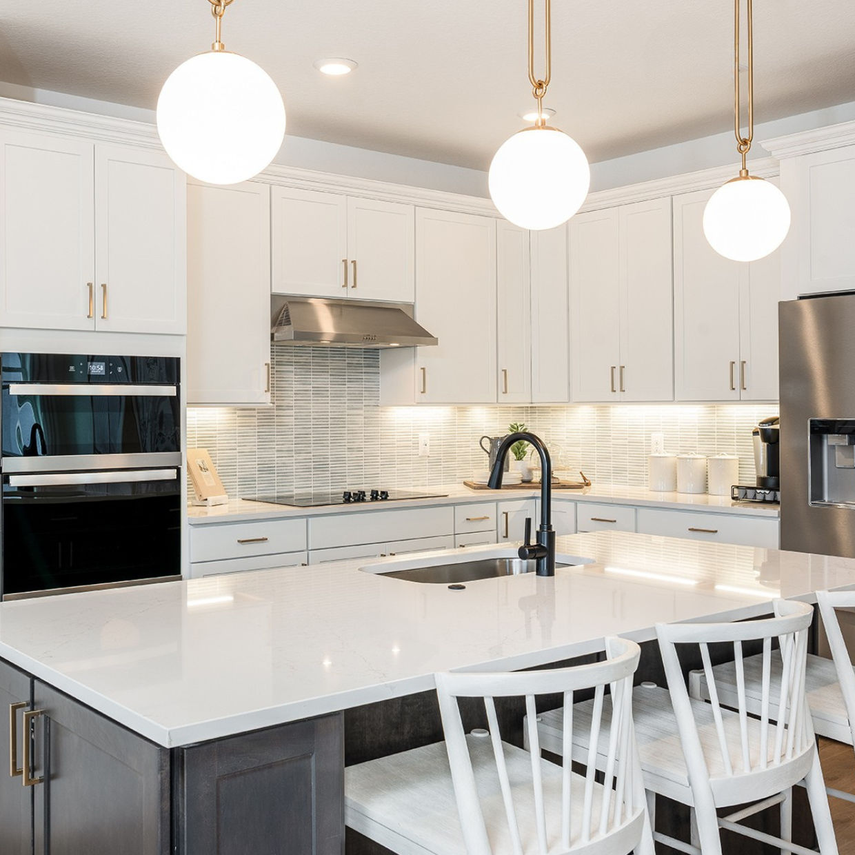 Gourmet Kitchen Included 