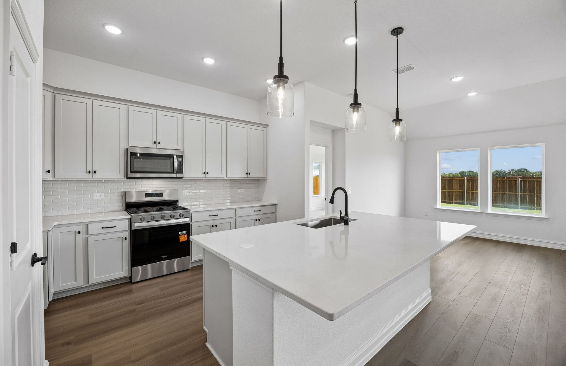 Arapaho at 1117 Clayton Street, Aubrey, Texas: photo 2