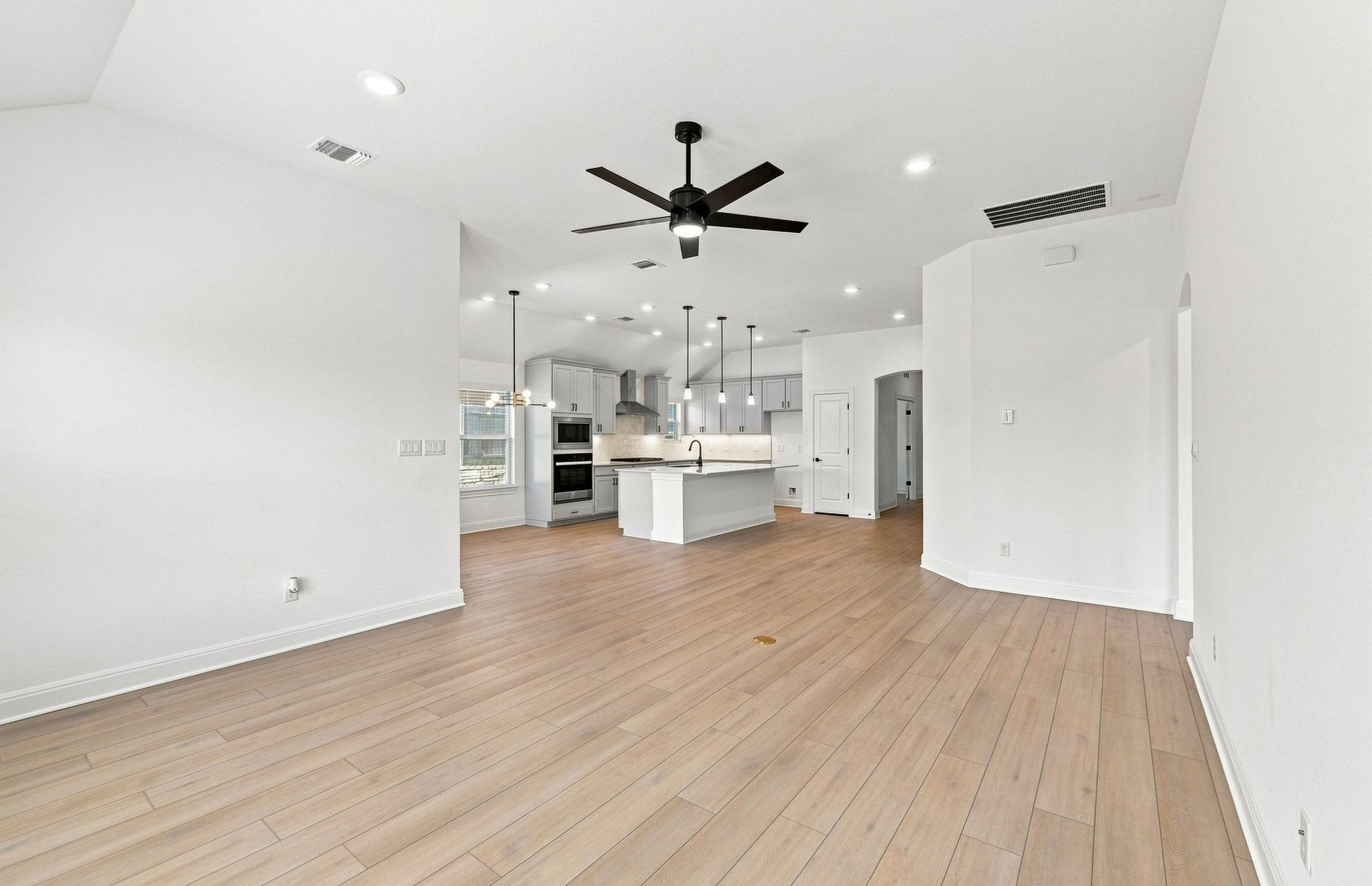 Crescent Bluff photo 2