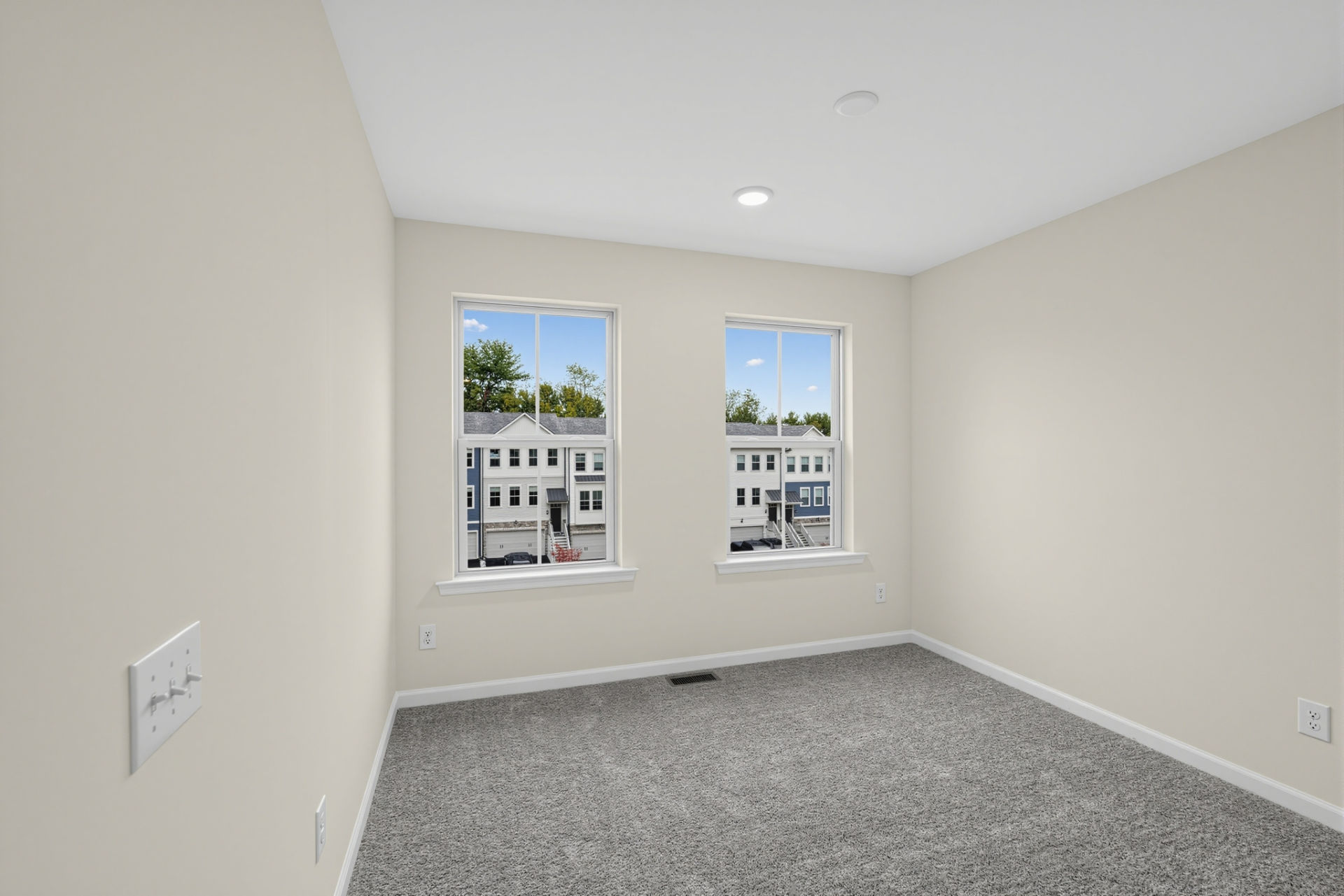 Lewis Pointe photo 5