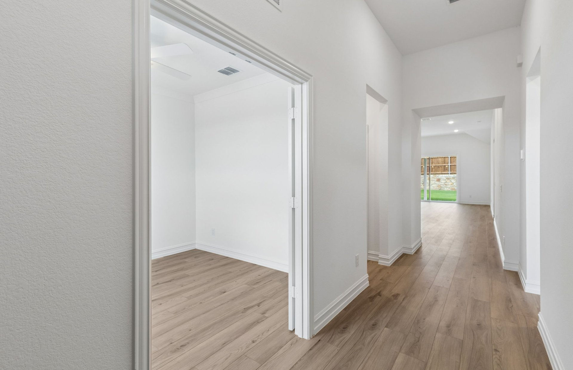 Azle at 11161 Roxburgh Road, Fort Worth, Texas: photo 2