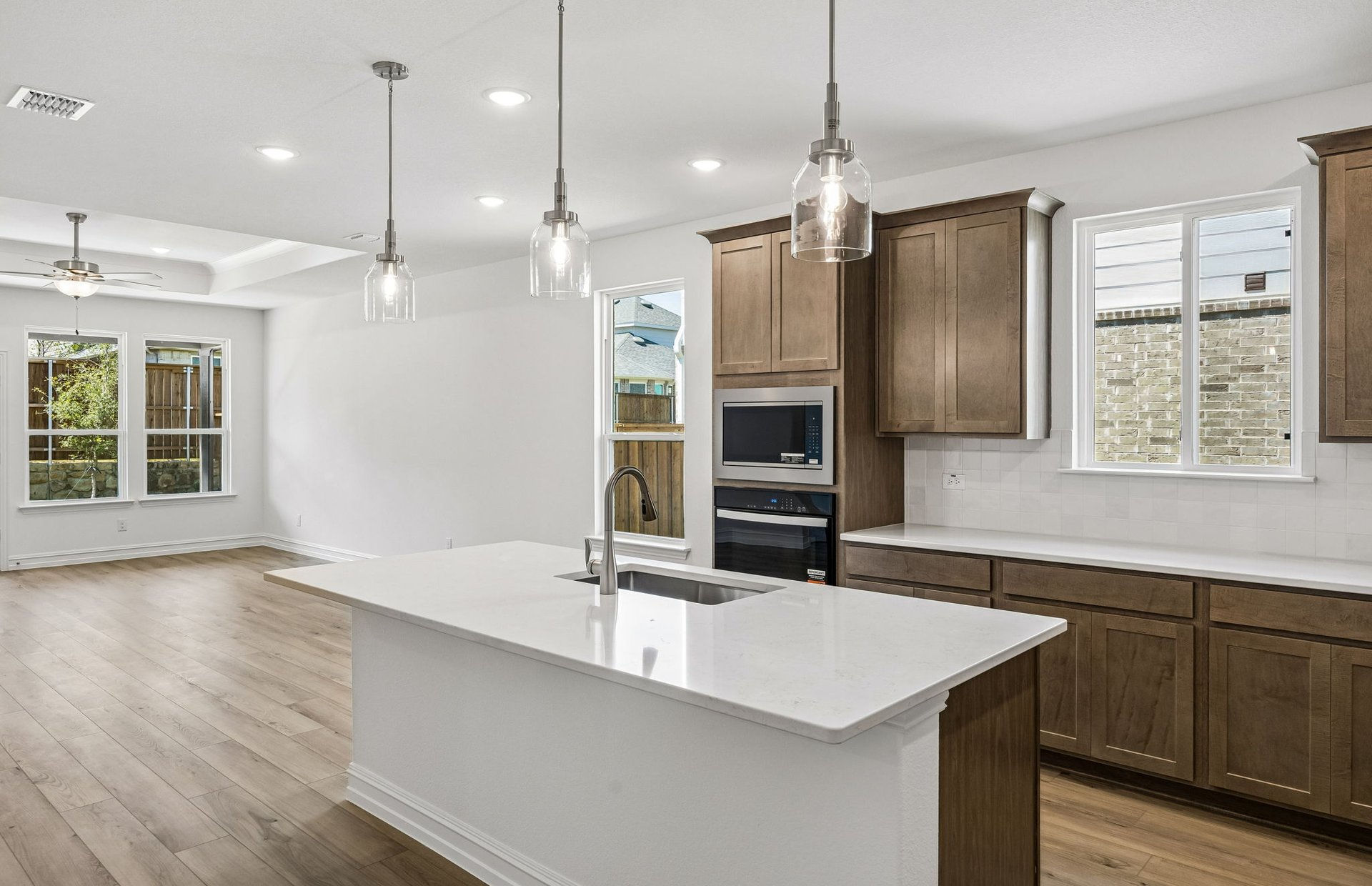 Emory at 14569 Lovelace Street, Pilot Point, Texas: photo 2