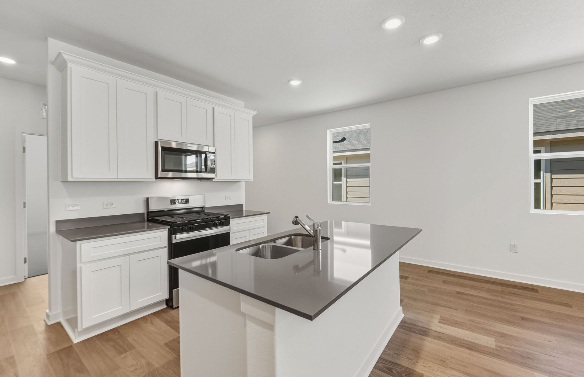 Woodside photo 6